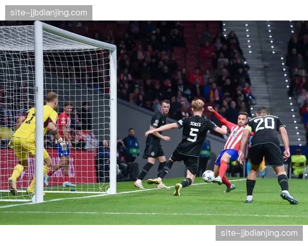 赫罗纳攻势足球面临考验 近期防守失位问题被对手重点利用