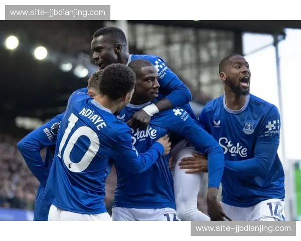 埃弗顿伯恩茅斯同积三十七分 分列积分榜第八第九位